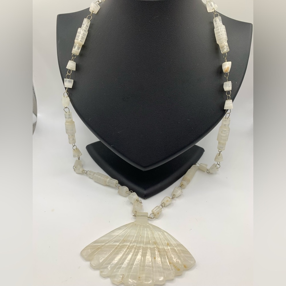 Vintage white agate 28” necklace - Picture 2 of 4